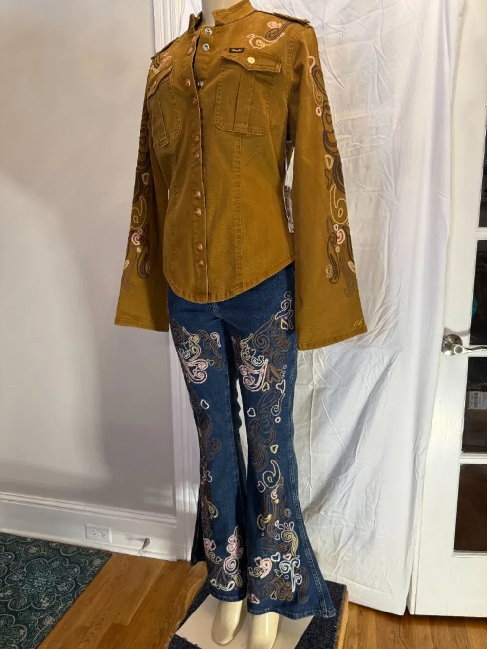 Wrangler Lainey Wilson Brown Jacket Women's Large. New With Tags See Description - Picture 6 of 6